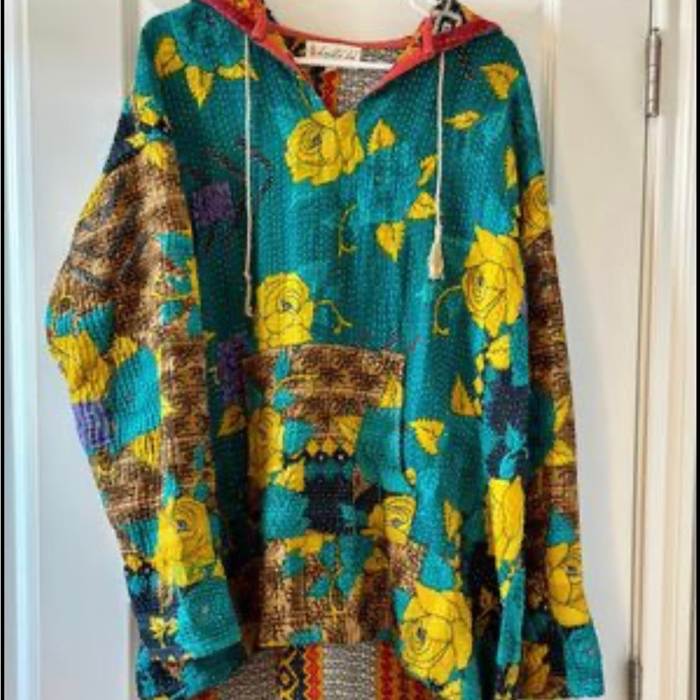 Gently worn, Kantha Bae Hi Lo hoodie, size large